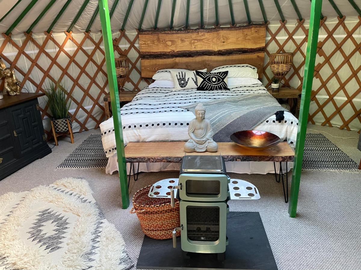 Готель O Dan Y Coed Luxury Yurt With Hot Tub Chwilog Екстер'єр фото