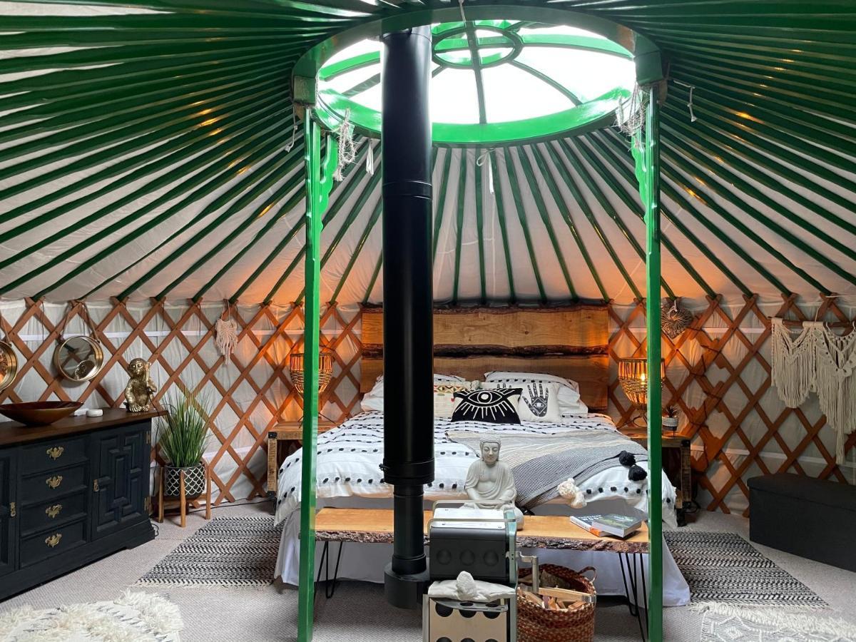 Готель O Dan Y Coed Luxury Yurt With Hot Tub Chwilog Екстер'єр фото
