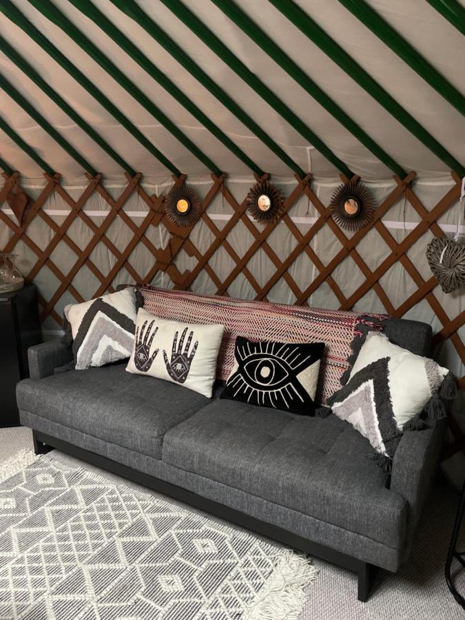Готель O Dan Y Coed Luxury Yurt With Hot Tub Chwilog Екстер'єр фото